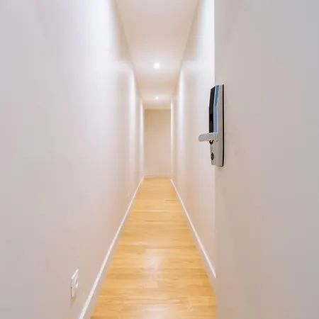Stunning 1 Bedroom In Holiday home Paris