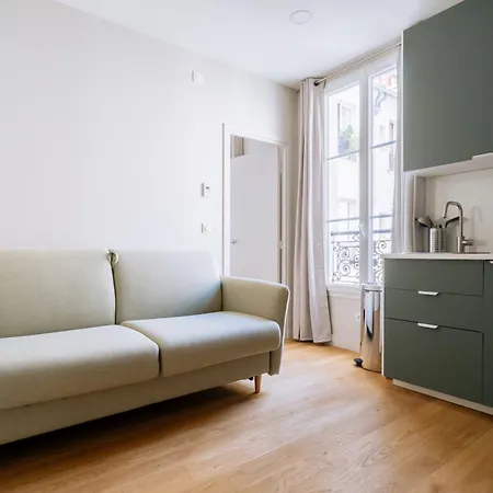 Stunning 1 Bedroom In Holiday home *